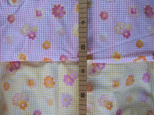 Jersey fabric checkered with flowers